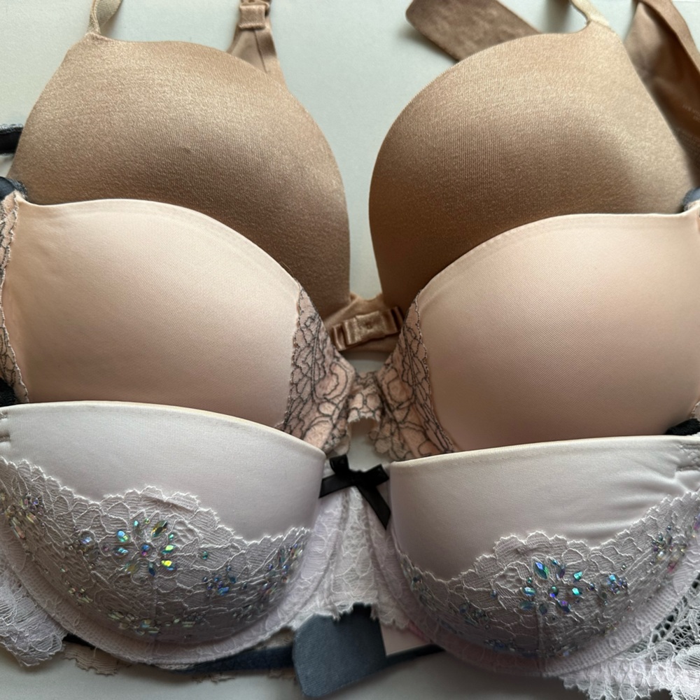Lot of 3 Victoria’s Secret bras, all size 34B.  EUC
